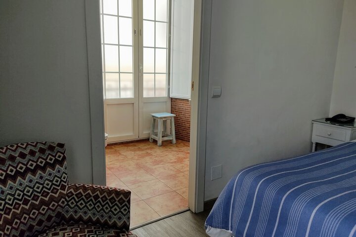 Room 10 of 48