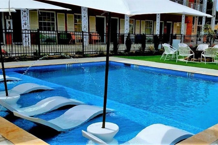 Hotel with Pool