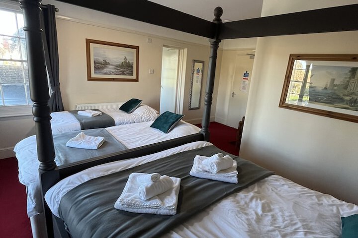 Room 17 of 37