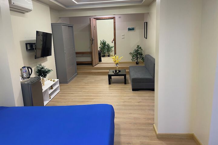 Room 34 of 196
