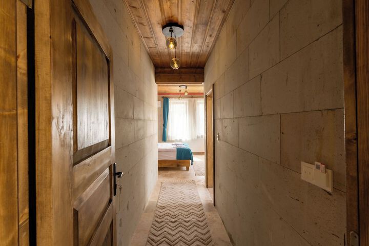 Room 37 of 135