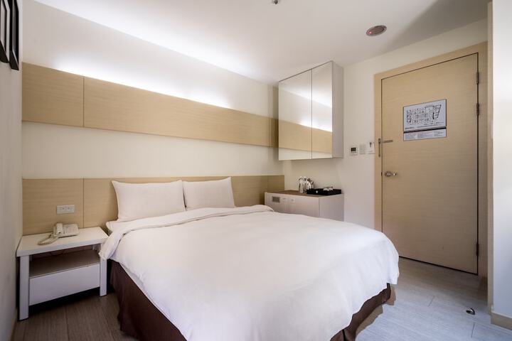 Room 17 of 123