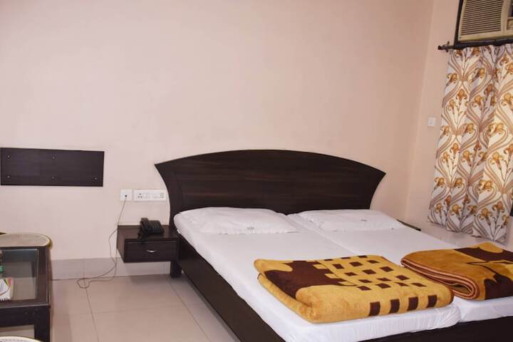 Room 15 of 65