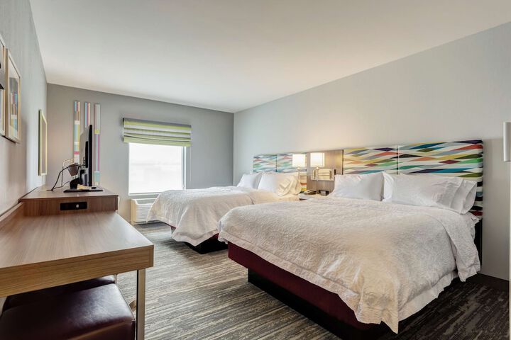 2 Queen Beds Hearing Accessible (6 of 7)