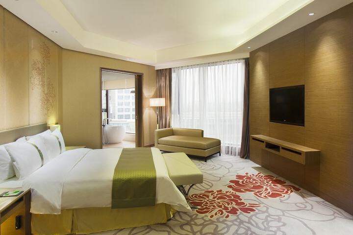 Room 13 of 89