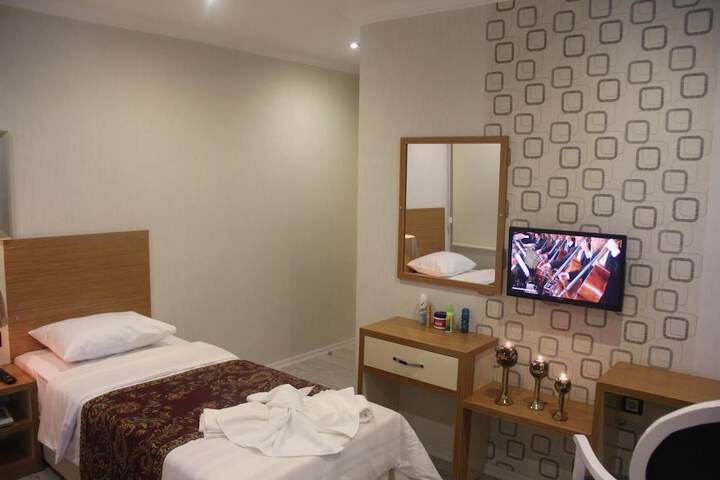 Room 7 of 37