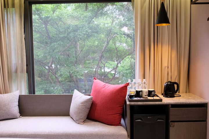 Room 12 of 61