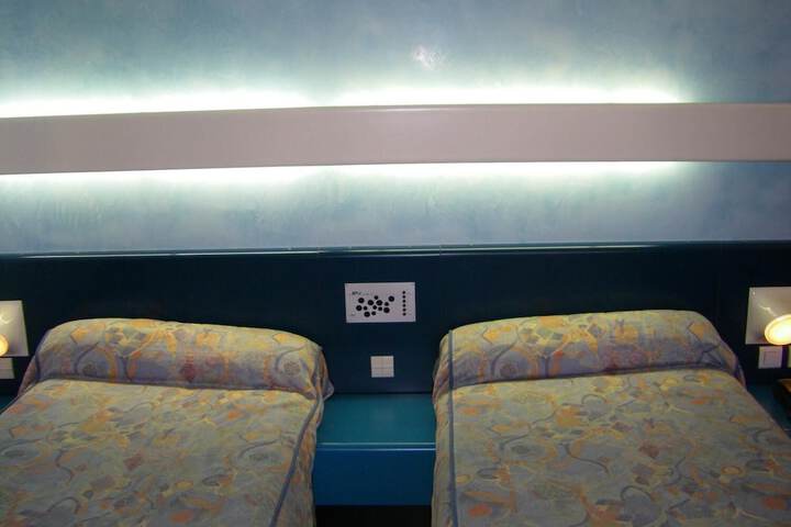 Room 14 of 34