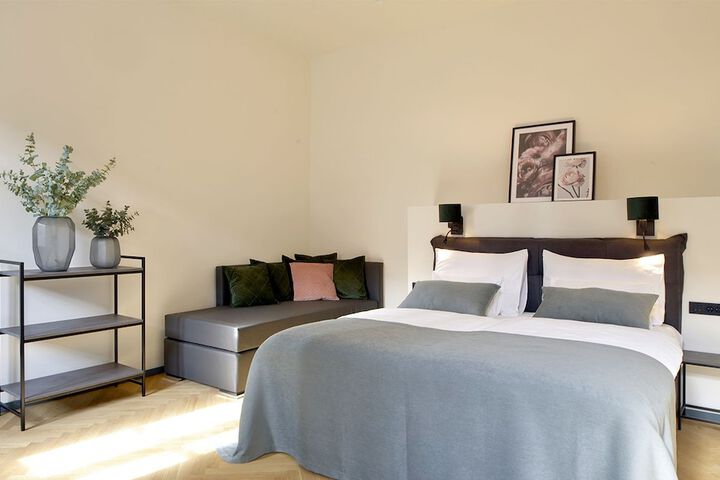 Room 9 of 36