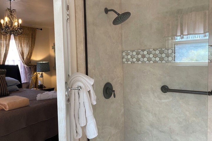 Room 61 of 84