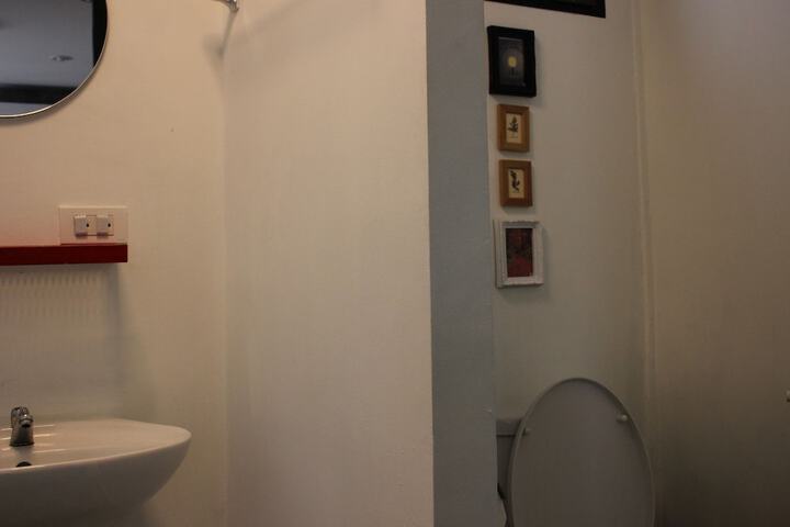 Room 77 of 122