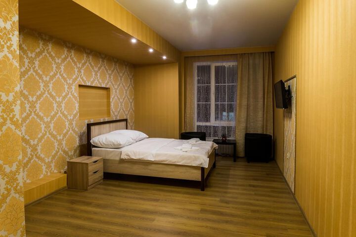 Room 25 of 37