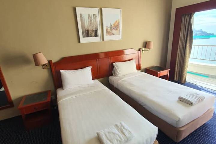 Room 226 of 650