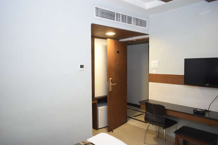 Room 16 of 51