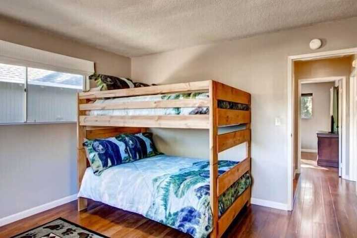Room 2 of 20