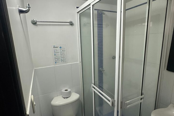 Room 3 of 41