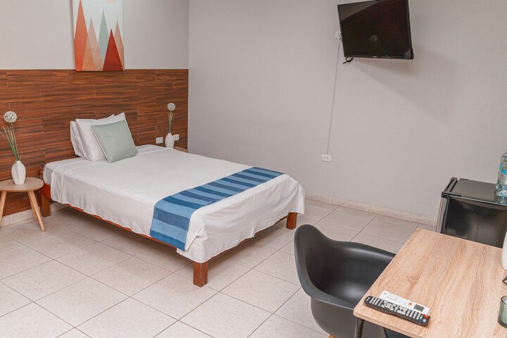 Room 11 of 28