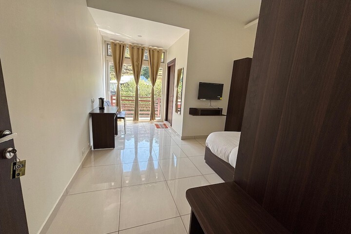 Room 12 of 35
