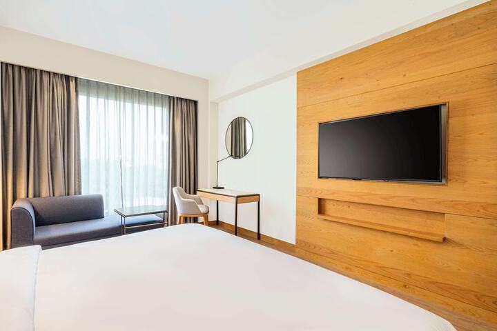 Room 3 of 51