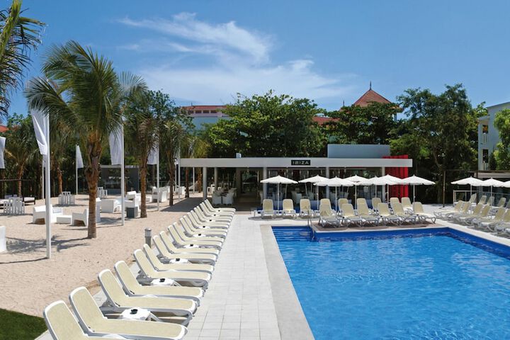 Pool Hotel