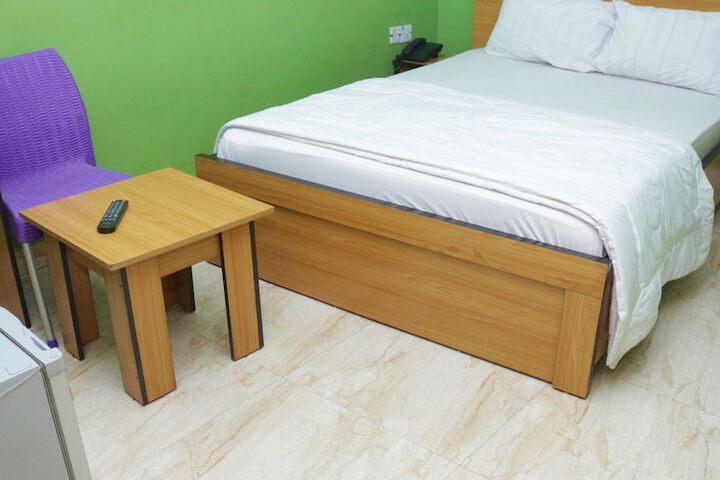 Room 3 of 20
