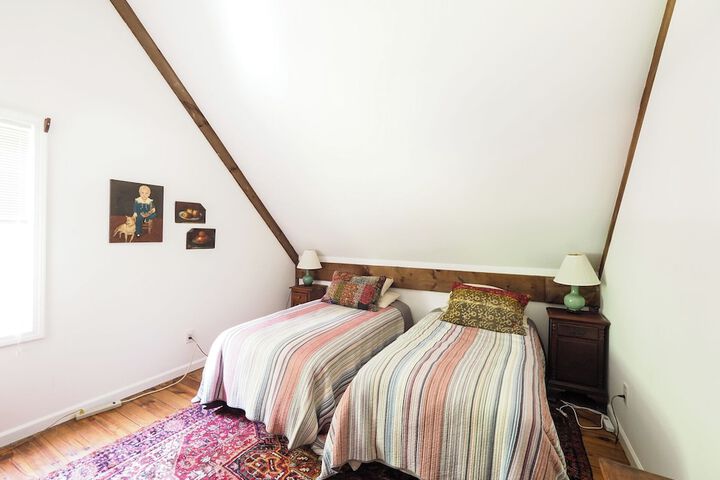 Charming 6 Bdrm Countryside Stay in Great Barrington, MA