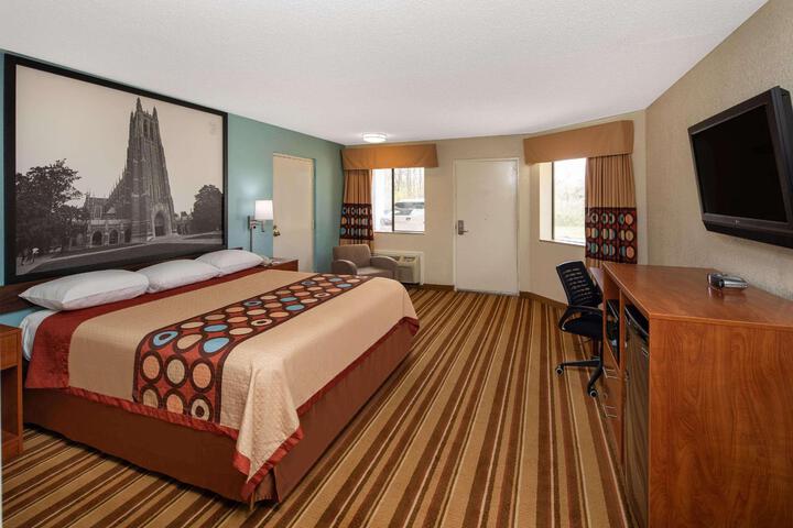 1 King Bed (6 of 11)