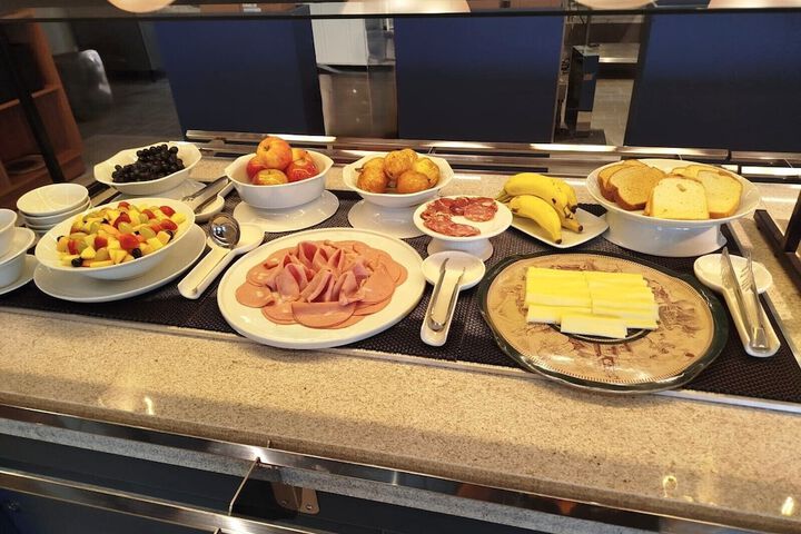 Breakfast/Coffee Service 30 of 37