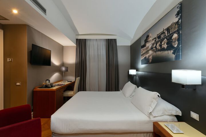 Room 33 of 54