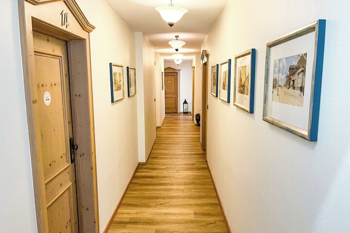 Ballroom/Hall 7 of 8