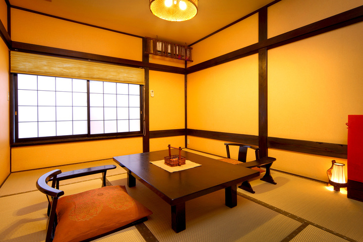 Room 3 of 32