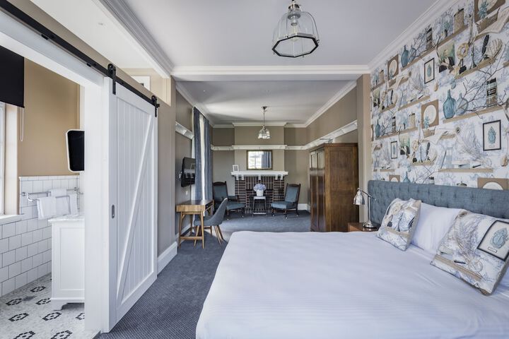 Room 8 of 36