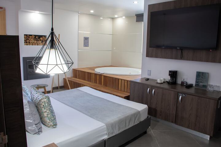 Room 7 of 14