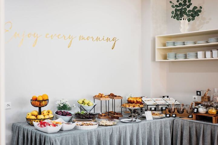 Breakfast/Coffee Service 97 of 103