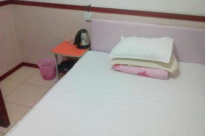 Room 5 of 11