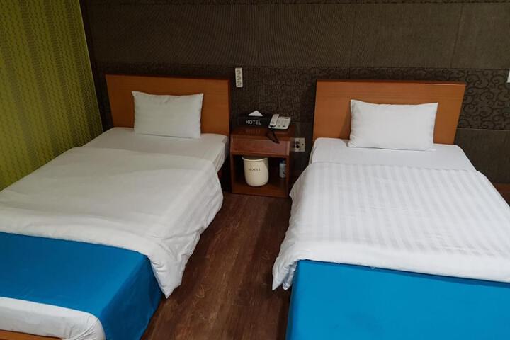 Hotel Suite Photo