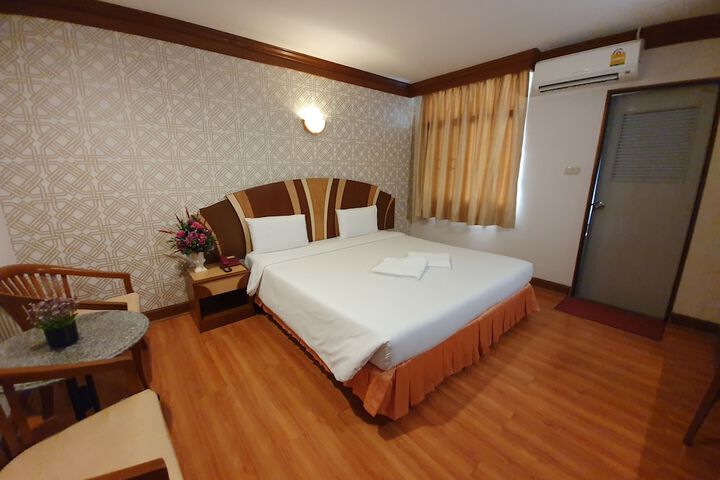 Room 19 of 48