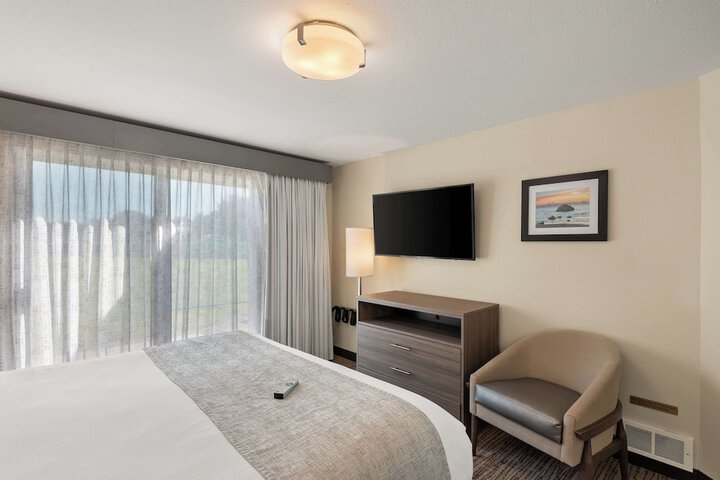 Room 14 of 33