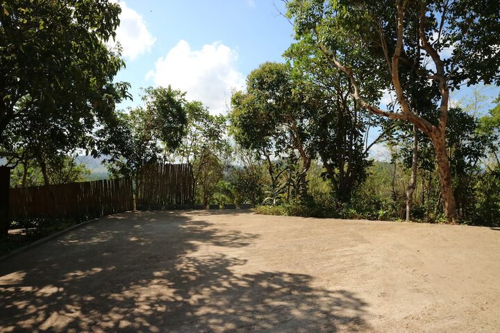 Property Grounds 33 of 47