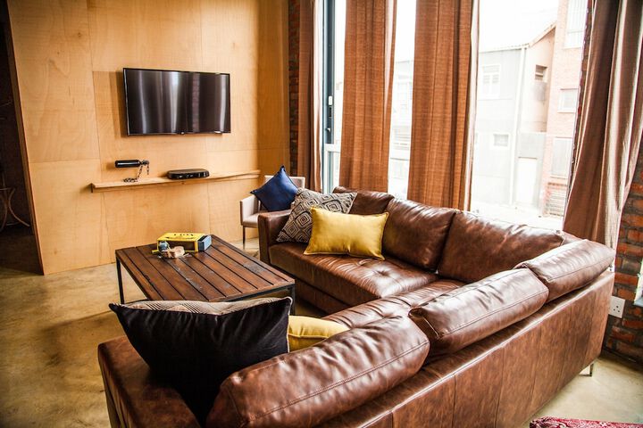 Room 32 of 49