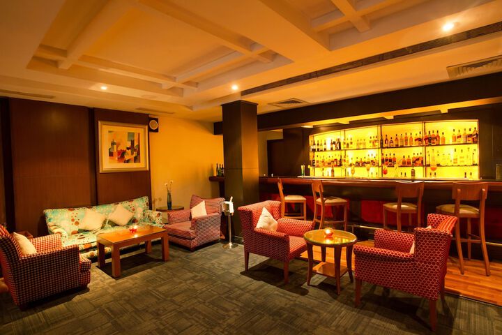 Lounge 45 of 51