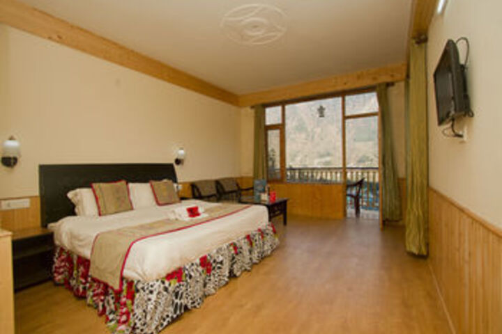 Room 16 of 25