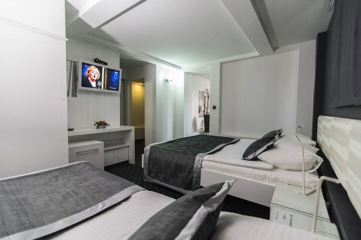 Room 9 of 60