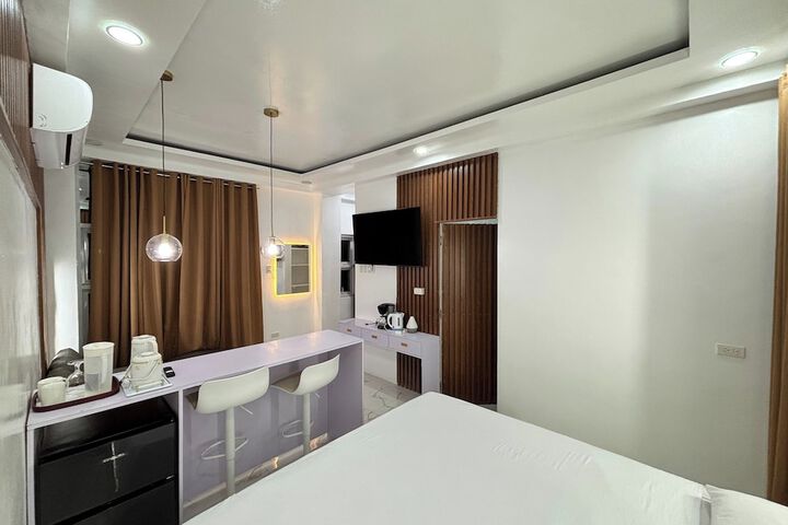 Room 6 of 20