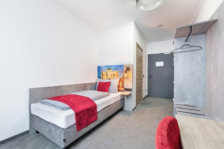 Room 15 of 40