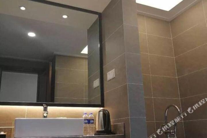 Crown Hotel