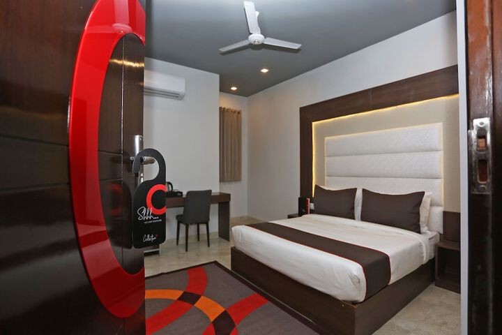 Room 6 of 28