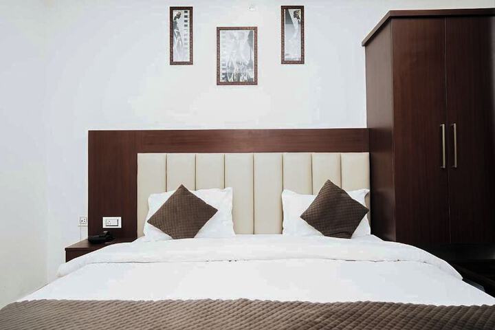 Room 22 of 53