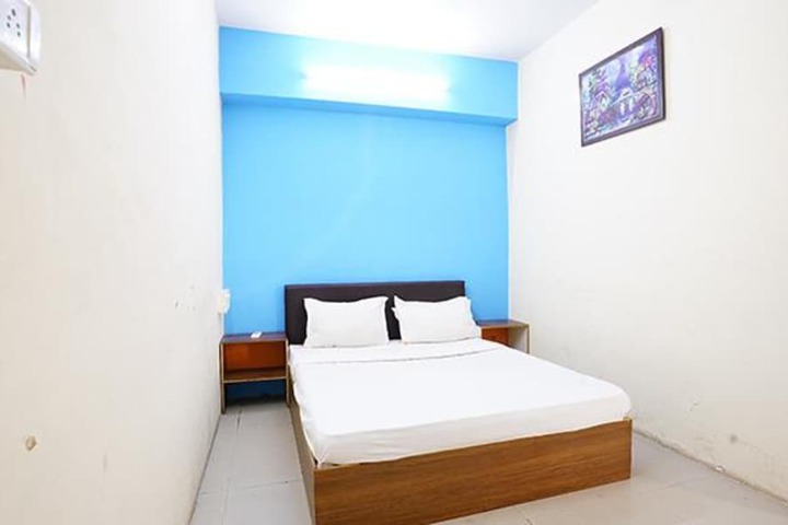 Room 10 of 21