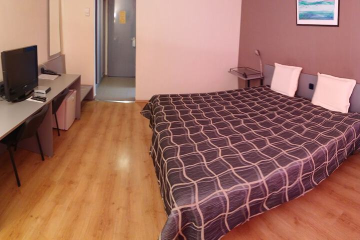 Room 6 of 38